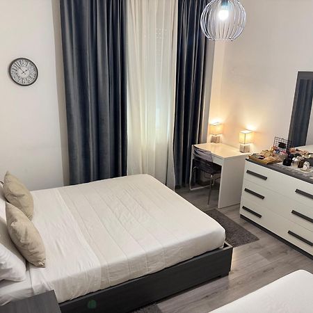졸라프레도사 Zola Centro B&B 외부 사진