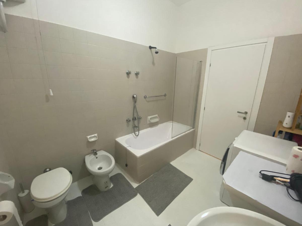 졸라프레도사 Zola Centro B&B 외부 사진