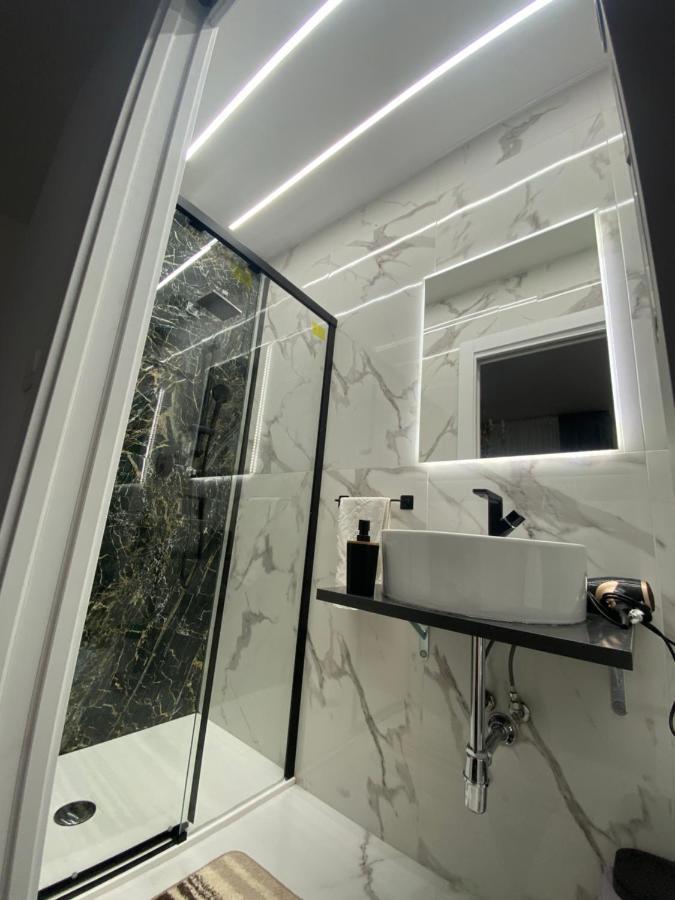 졸라프레도사 Zola Centro B&B 외부 사진