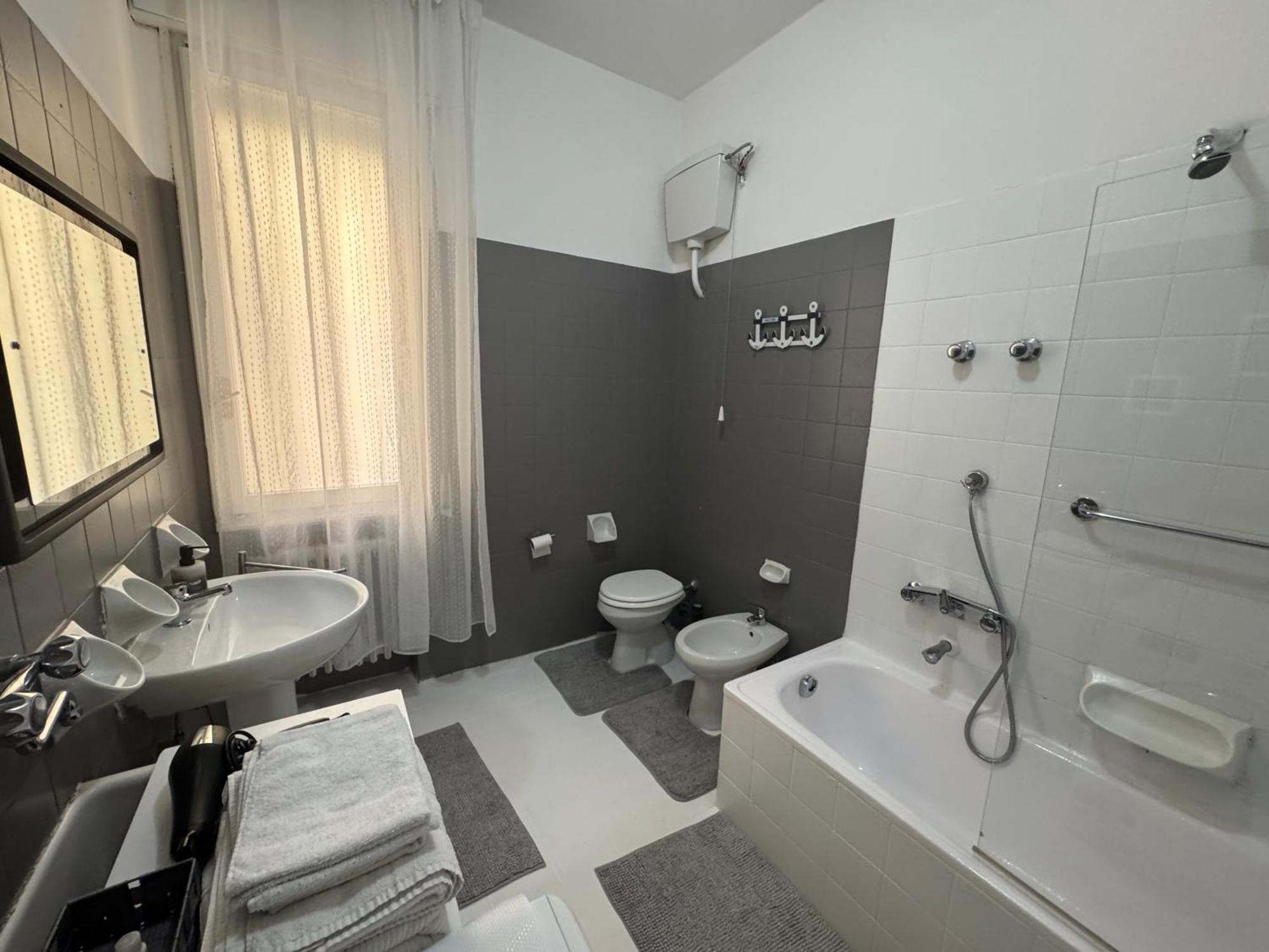 졸라프레도사 Zola Centro B&B 외부 사진